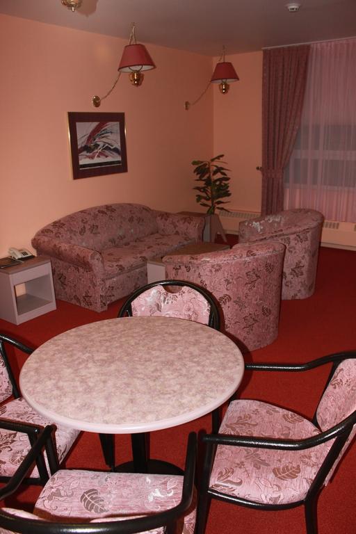 Hotel Arktika Salechard Kamer foto